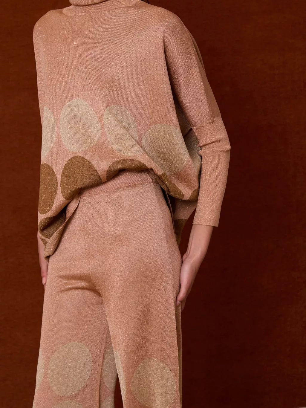 Pantalón de lúrex rosa con lunares
