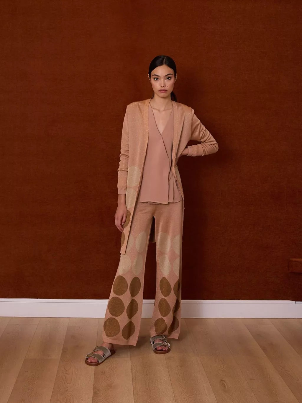 Pantalón de lúrex rosa con lunares