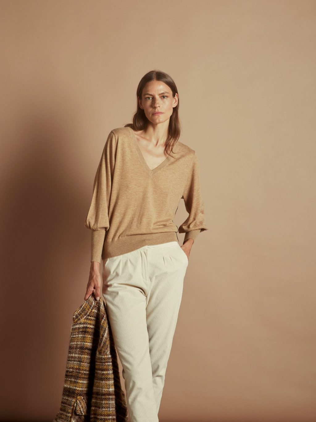 Jersey punto escote pico camel