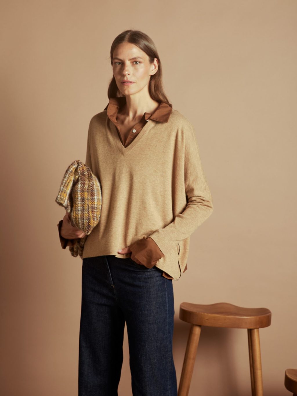 Jersey de punto escote pico camel