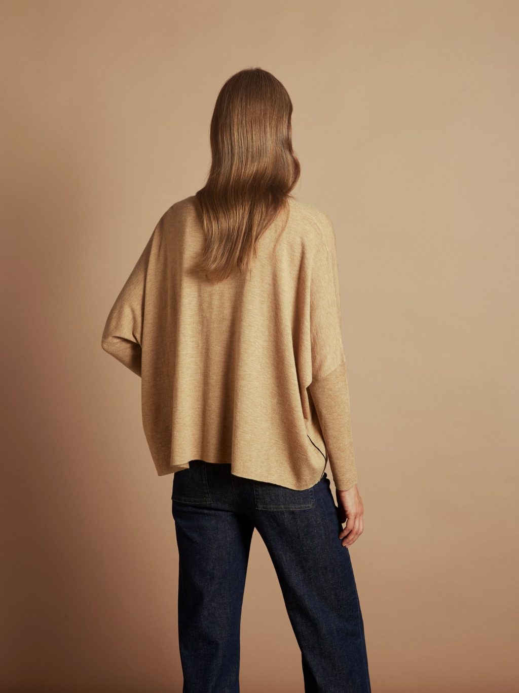 Jersey de punto escote pico camel