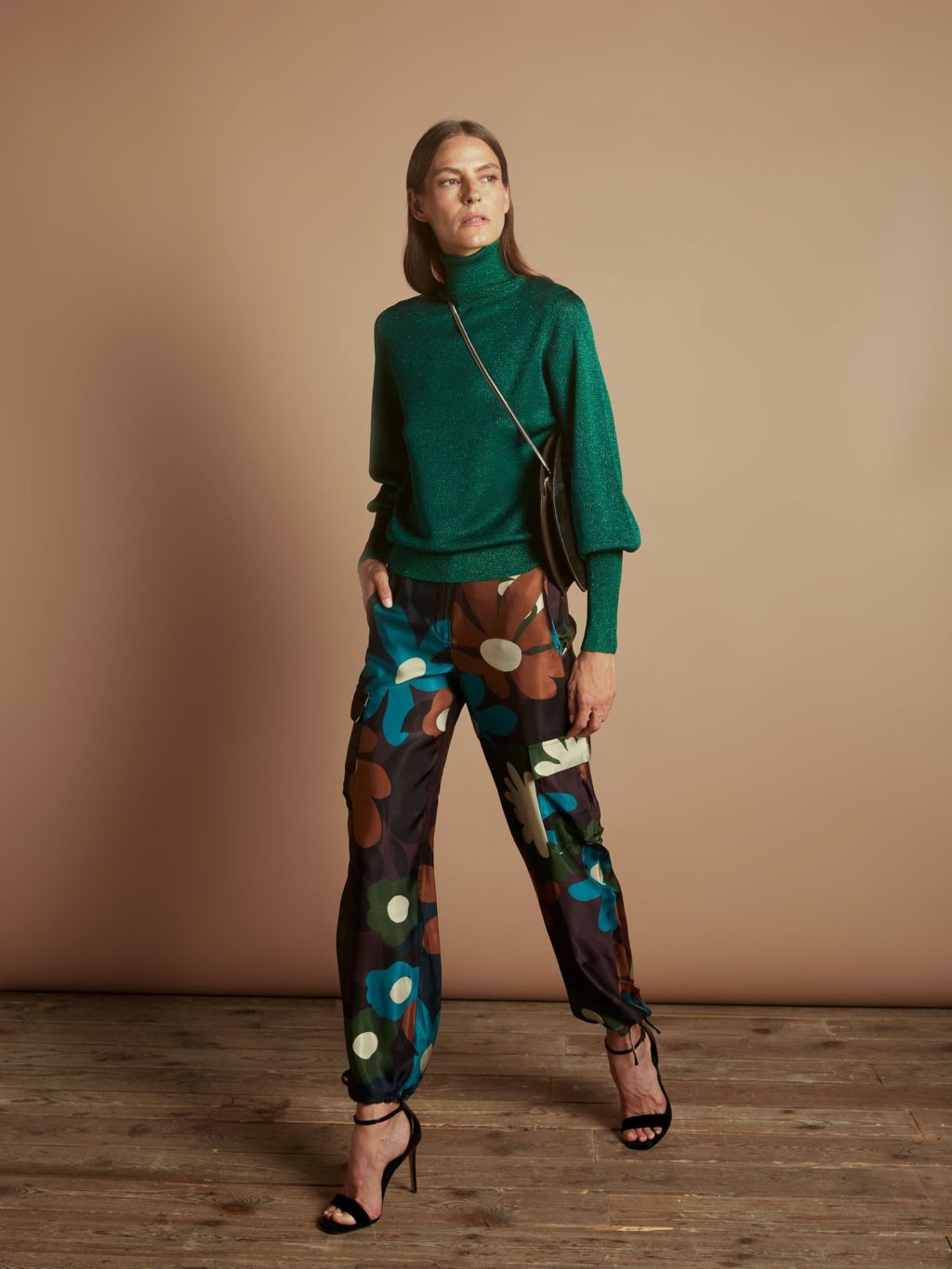 Pantalón viscosa cargo flores