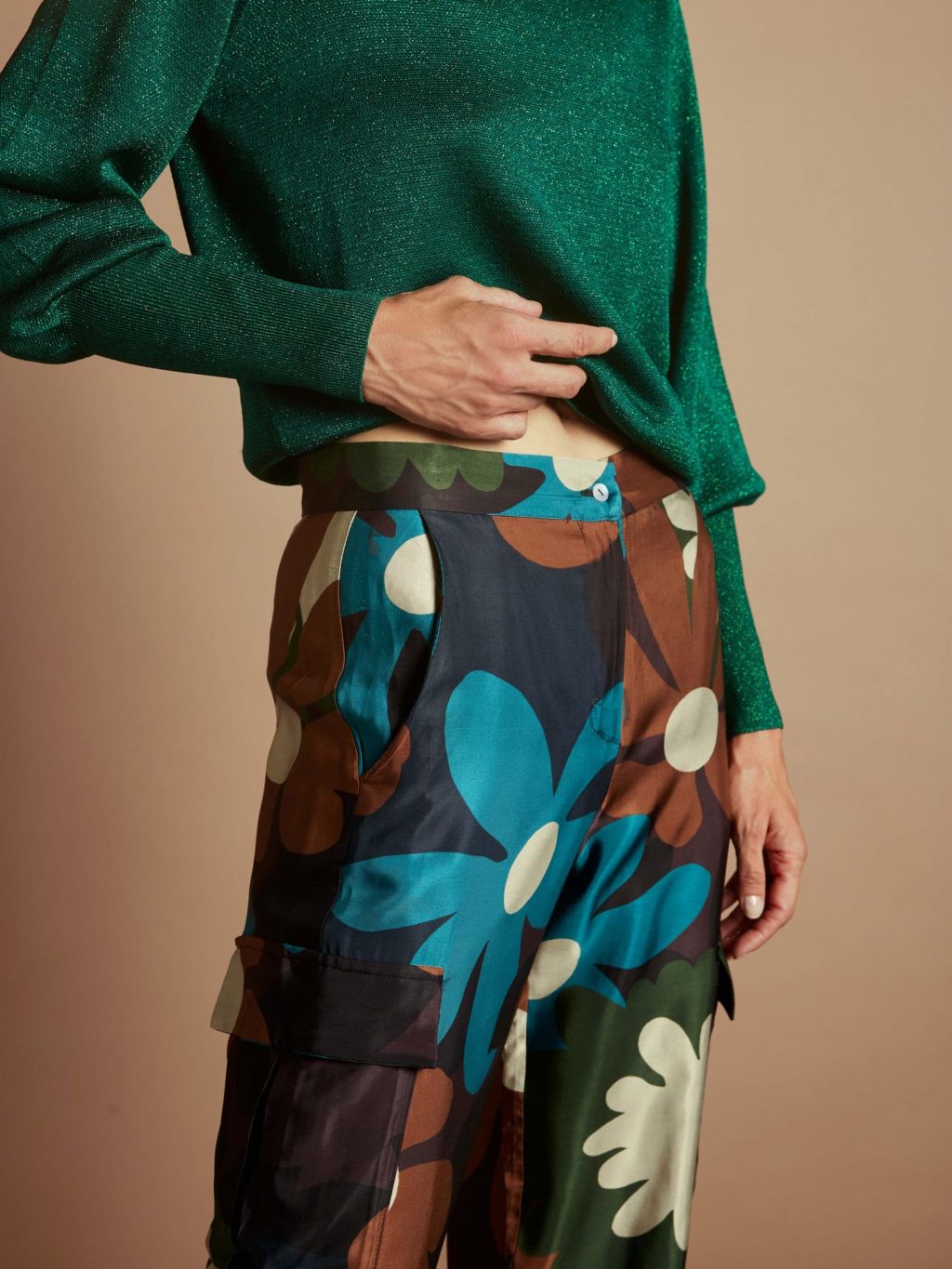 Pantalón viscosa cargo flores