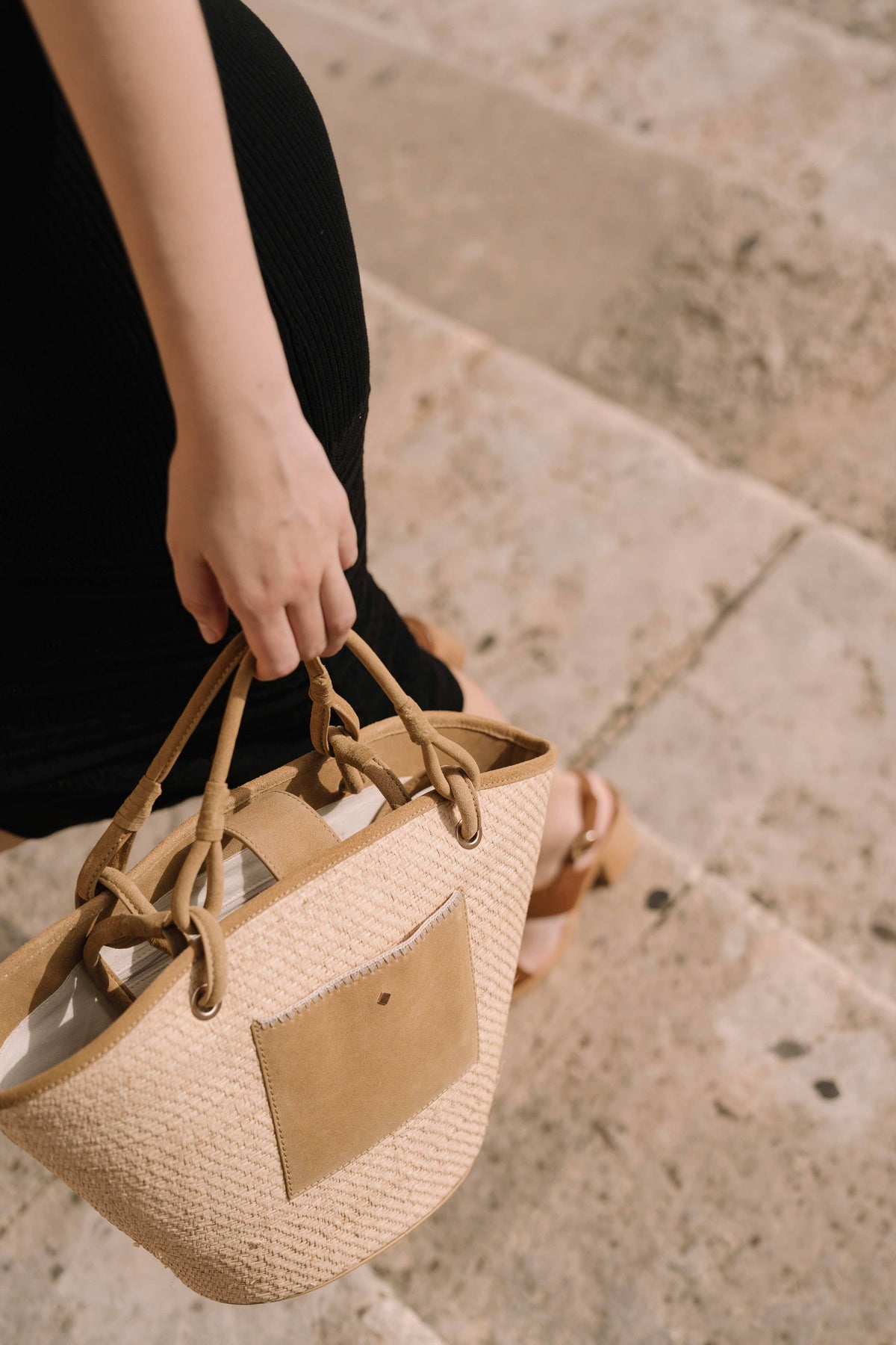 BOLSO CESTA RAFIA ANTE OCRE