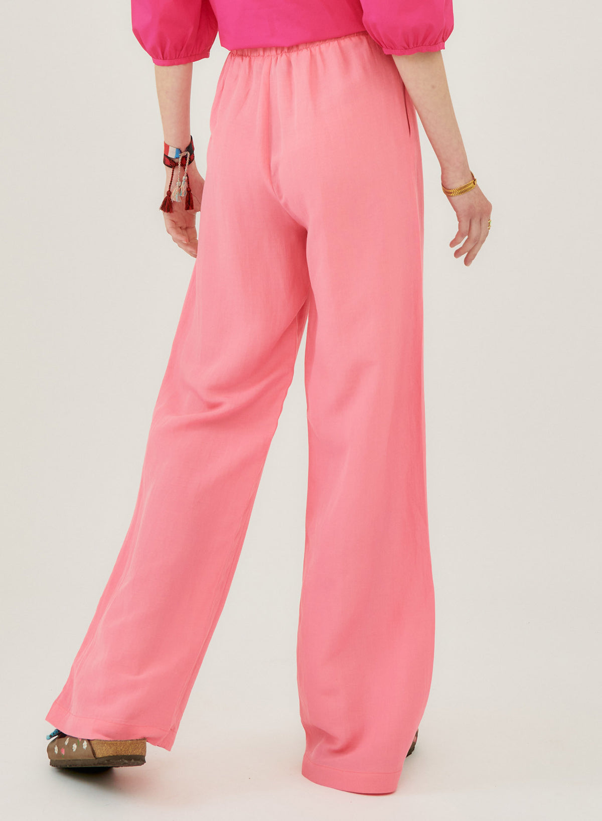 Pantalón fluido largo